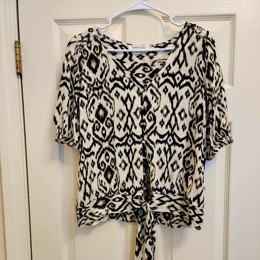 Rose & Olive v neck blouse